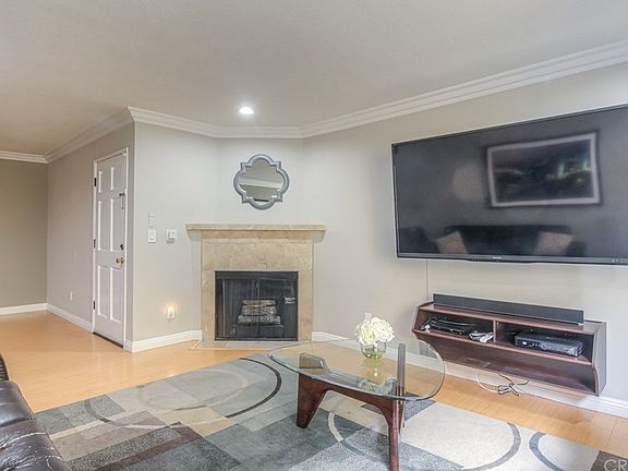 5th image of 7045 Woodley Ave Unit 104