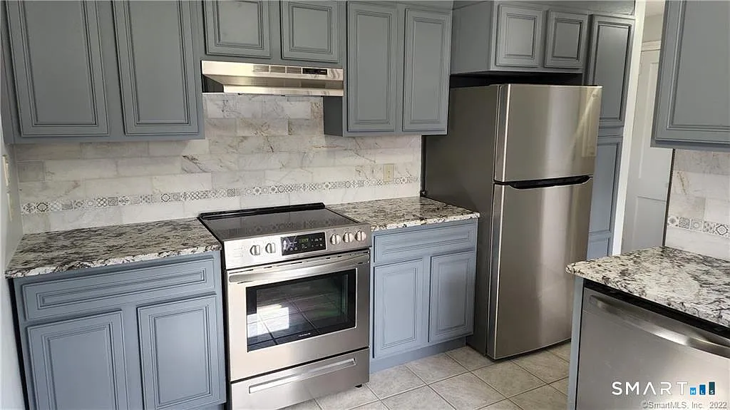 4 bed, 2.0 bath, 1488 sqft, $3,400 — Photo 4