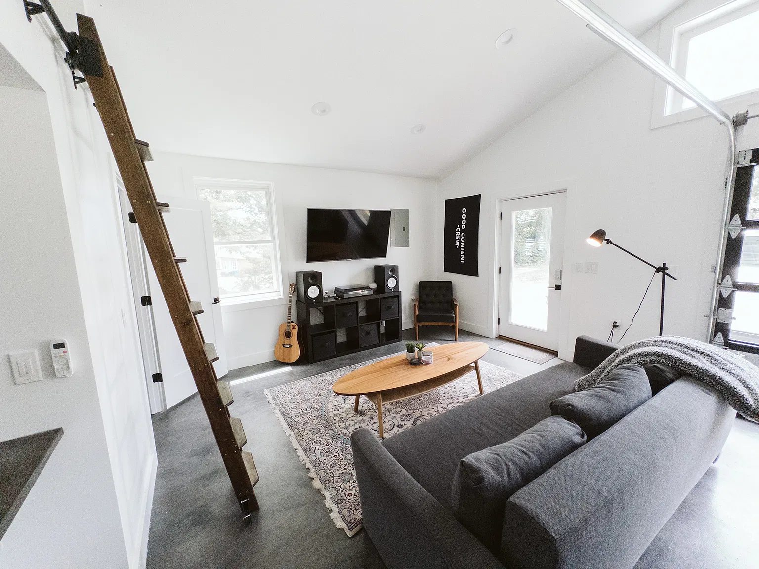 Studio, 588 sqft, $1,000 — Photo 1
