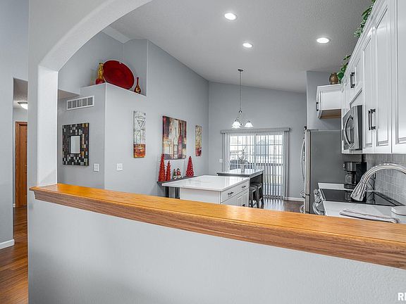 5th image of 1612 Carson Ct