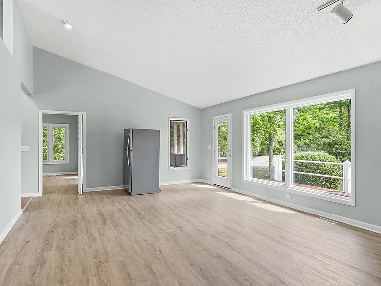 304 Lord Granville Dr — Photo 9