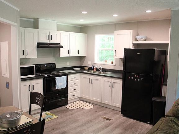 2nd image of 2285 Fawn Cir