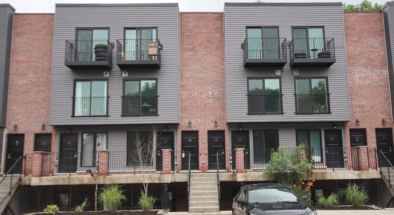 169 Lancaster St W Kitchener — Photo 2