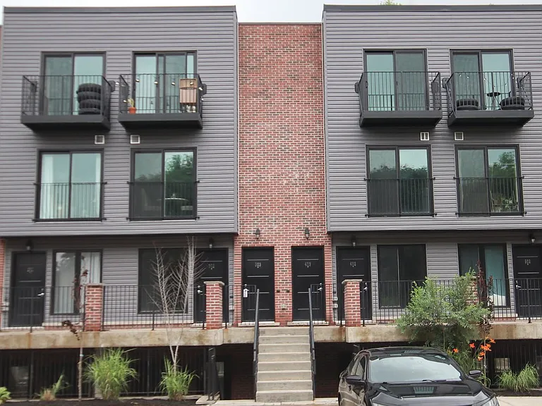 169 Lancaster St W #403 — Photo 2