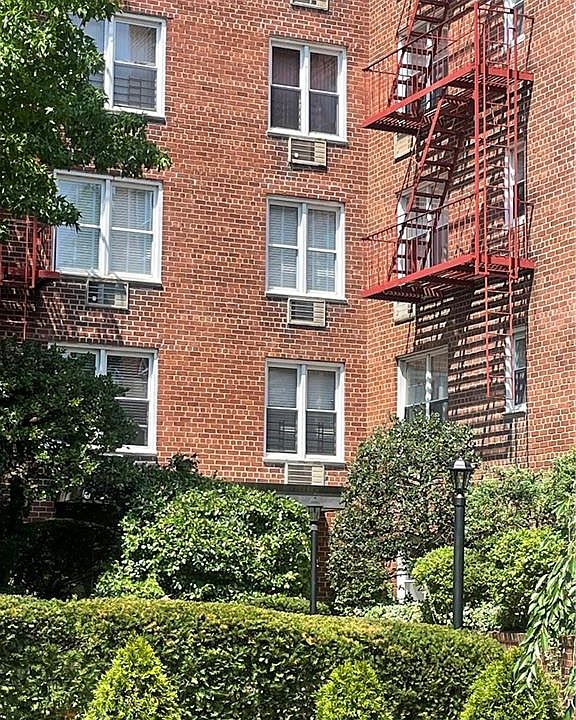 15105 Cross Island Pkwy Whitestone, NY, 11357 Apartments for Rent