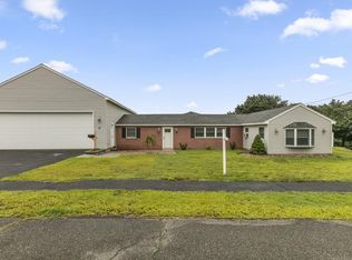 16 Lisa Rd, Peabody, MA 01960