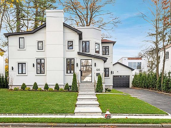 3rd image of 120 Baker Hill Rd