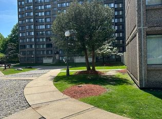 250 Hammond Pond Pkwy APT 111N, Newton, MA 02467