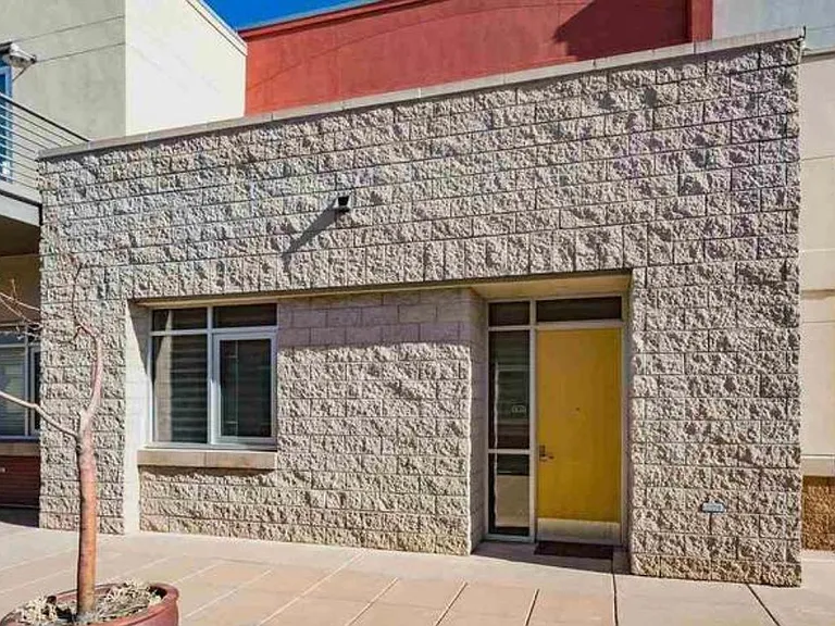 555 Rivergate Ln — Photo 6