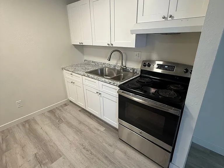 1411 Ulysses St — Photo 4