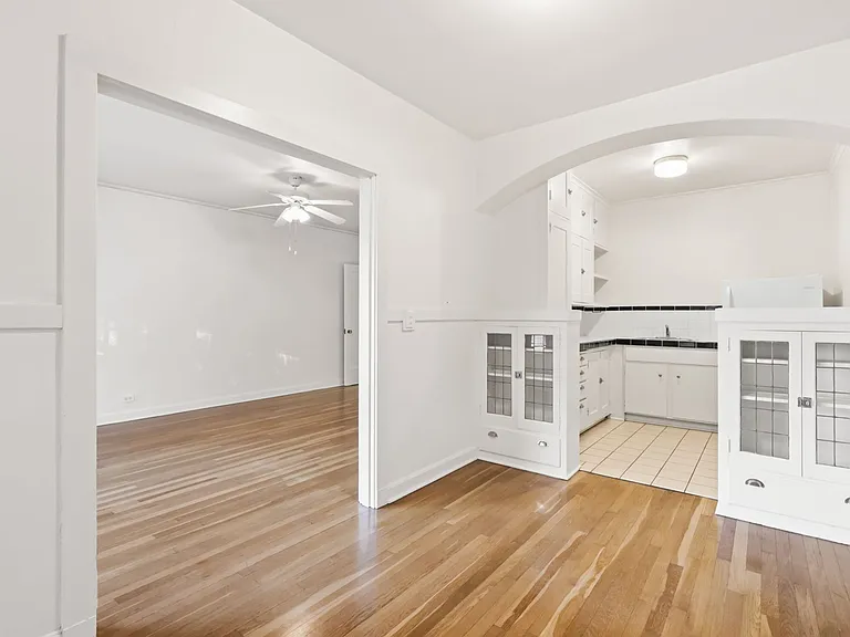 The Glenden Apartments — Photo 9
