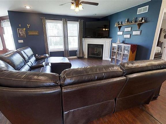 5th image of 364 Curtis Ct