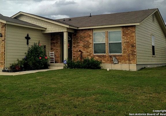 2nd image of 704 Crosspoint Dr