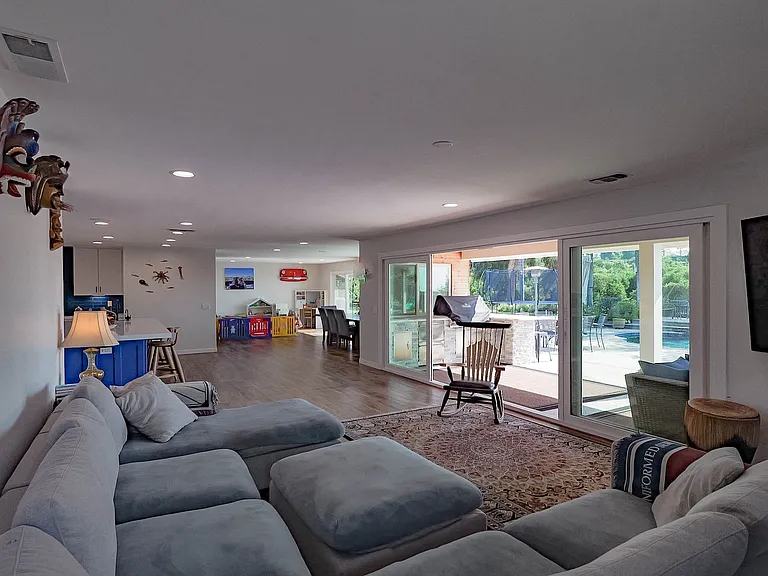 420 Wilbar Cir — Photo 7