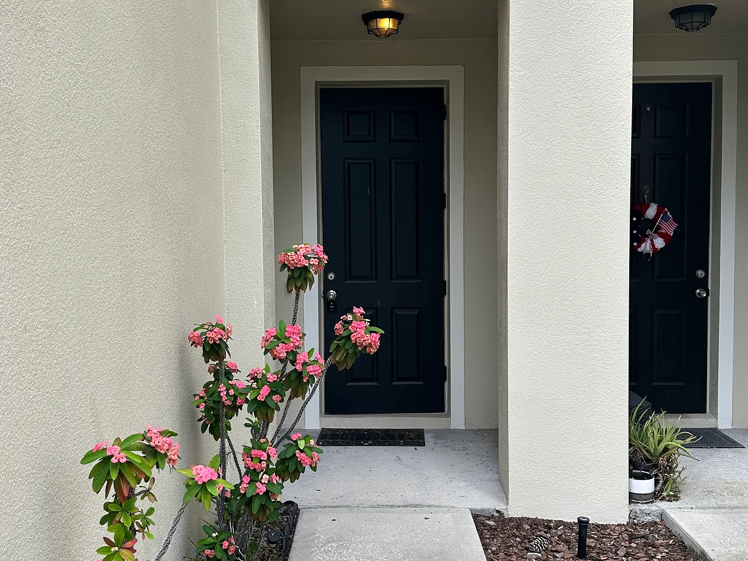 3 bed, 2.5 bath, 1481 sqft, $2,000 — Photo 2