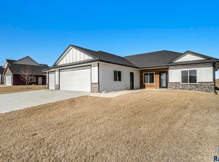 5912 W McKinley St, Sioux Falls, SD 57107
