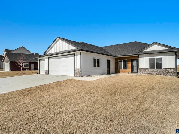 5912 W McKinley St, Sioux Falls, SD 57107