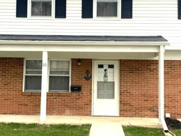 1724 Queenswood Dr #10-2, Findlay, OH 45840