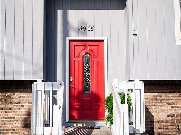 3rd image of 4905 Catalina Cir