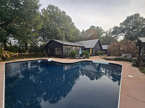 178 Emmanuel Dr Photo 1