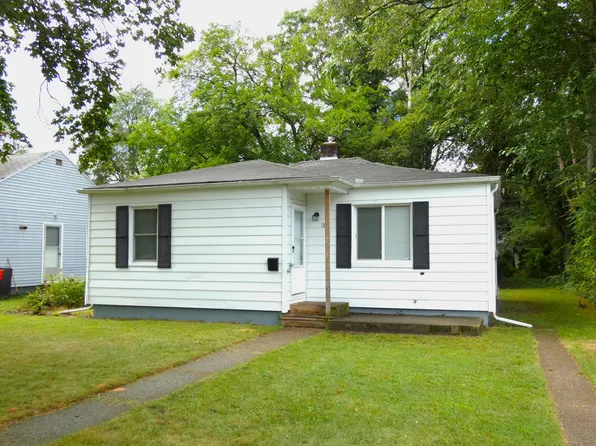 1330 Bishop Ave, Benton Harbor, MI 49022