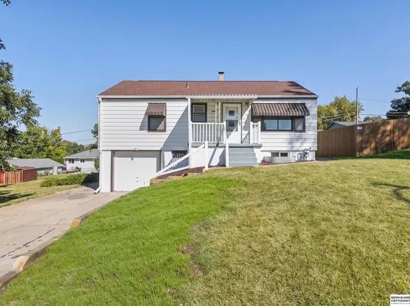 4460 Hillsdale Ave, Omaha, NE 68107