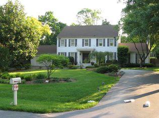 11033 Rosemont Dr, Rockville, MD 20852