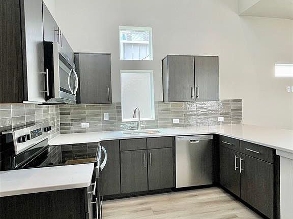 4th image of 3529 Greenways Main Blvd