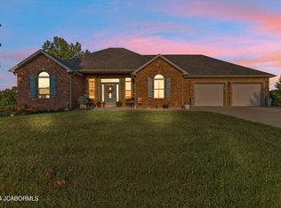 10899 Broadacre Dr, Holts Summit, MO 65043
