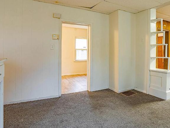 5th image of 1010 E Nebraska Ave