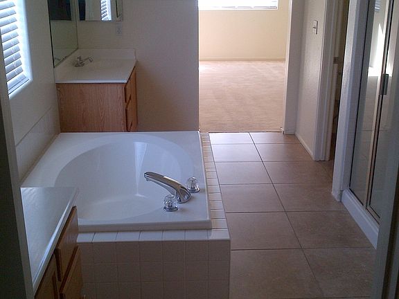 5th image of 2554 Highland Cliff Dr