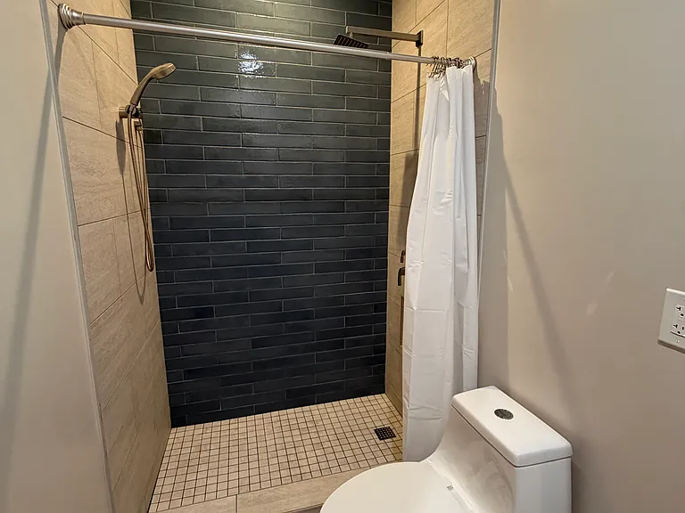 1904 Julian Ave — Photo 6