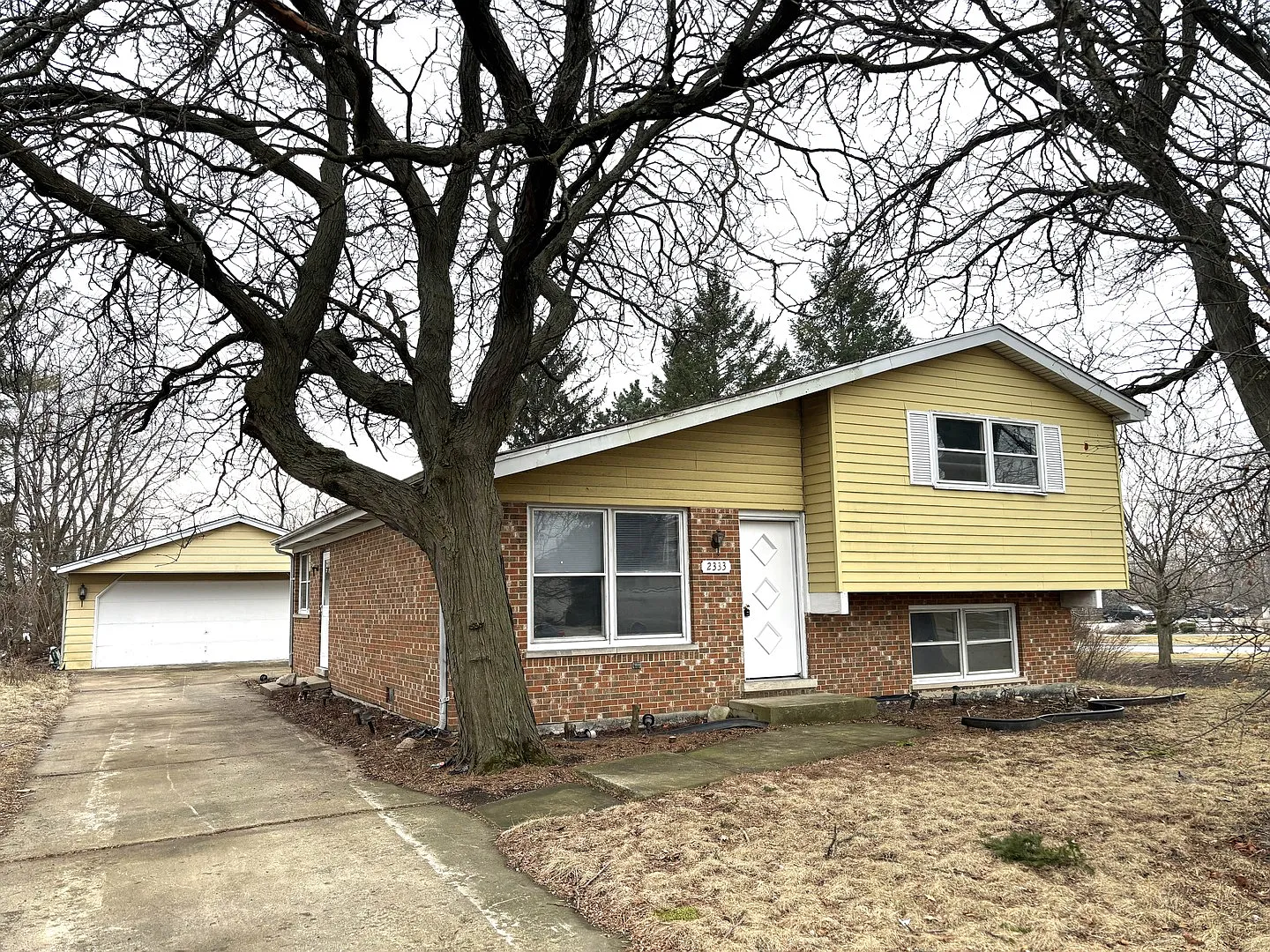2333 Charmingfare Dr photo 1