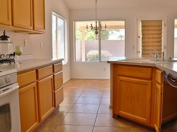 4th image of 2170 S Comanche Dr