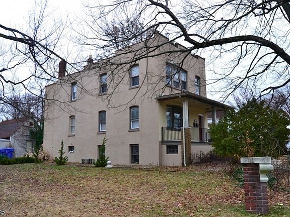 2nd image of 326 Mawbey St