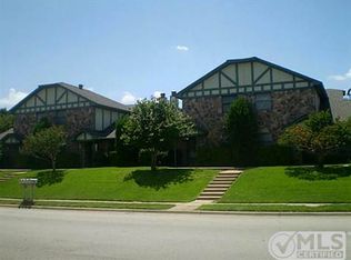 2721 Hurstview Dr, Hurst, TX 76054