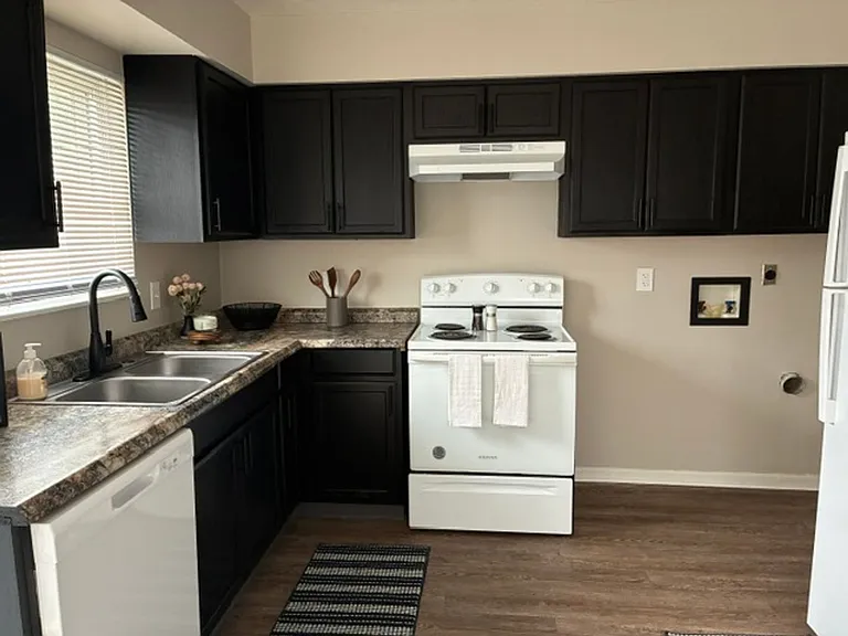 Waynedale Circle Apartments — Photo 66