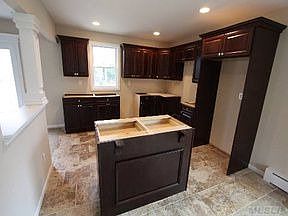 1st image of 5 Falmouth Dr