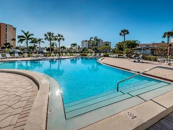 3rd image of 7300 Sun Island Dr S APT 805