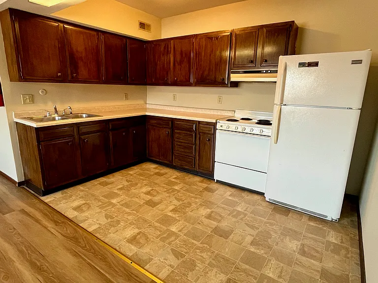 317 W Washington St #I — Photo 3