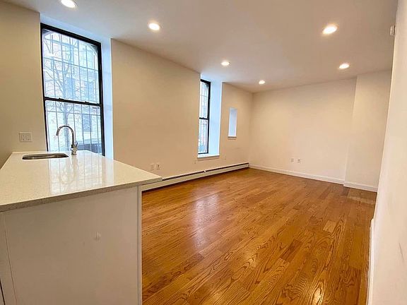 3rd image of 318 W 121st St APT 1A