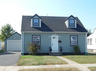 151 Edgemere Rd, Pawtucket, RI 02861