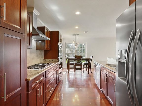 5th image of 6820 Norwood Ct