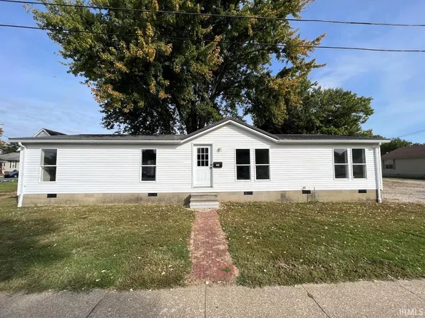 704 E 1st St, Huntingburg, IN 47542