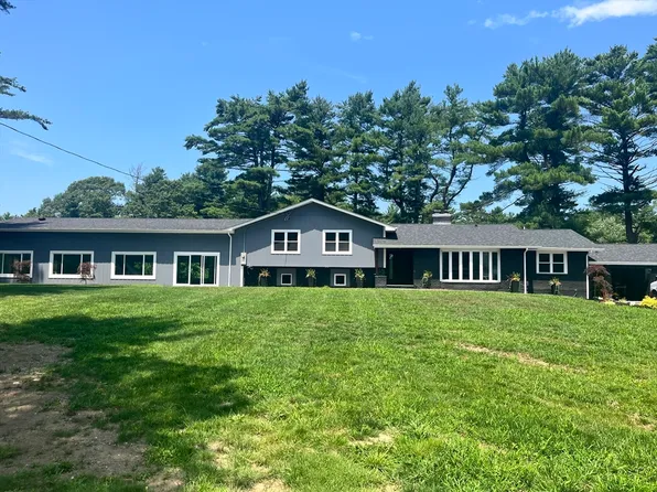 15 Briggs Rd, Westport, MA 02790