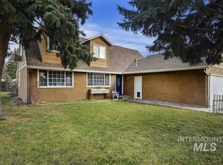 300 Mission Dr, Eagle, ID 83616