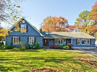 12 Leeside Dr, Great River, NY 11739