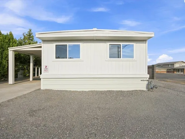 700 N Road 32 Trailer 1, Pasco, WA 99301