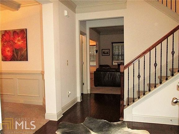 Foyer with Hardwood floors
