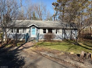 8 Beachview Ct, Hardyston Twp., NJ 07460